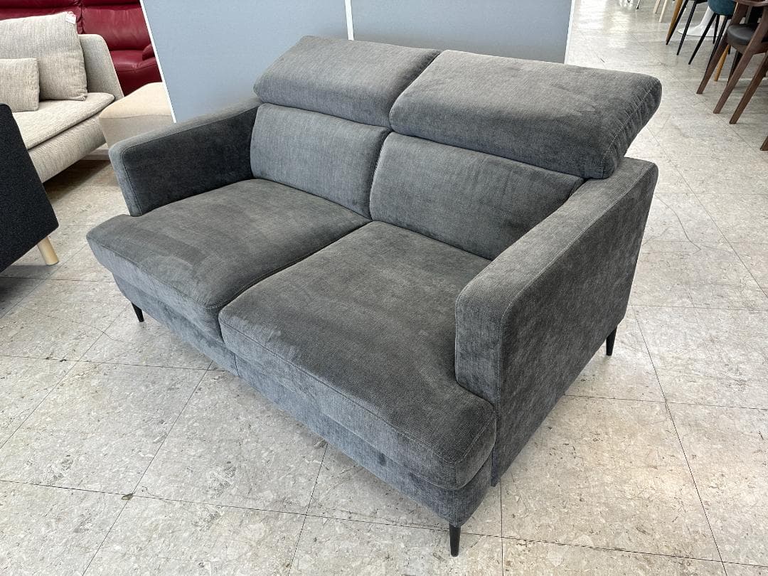 ニトリ　2人掛けソファ　サザーラ　8段階可変式ヘッドレスト　グレー