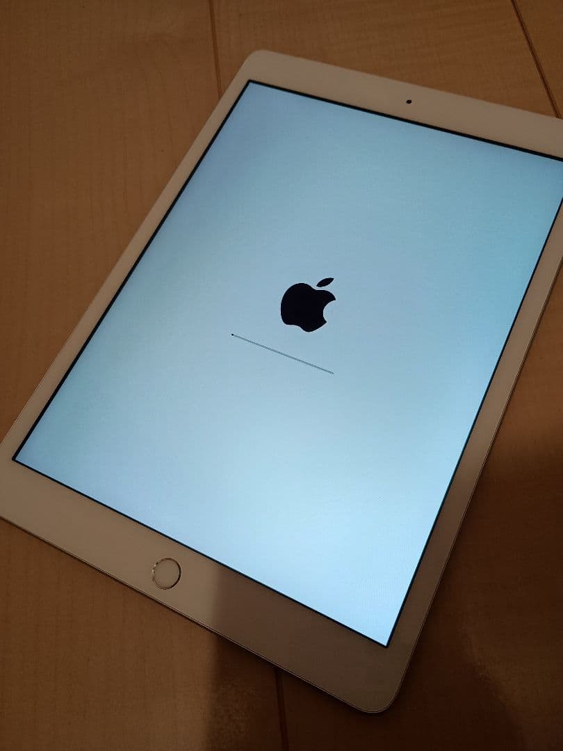 Apple iPad　第８世代 32G　セルラー　本体　SIMフリー