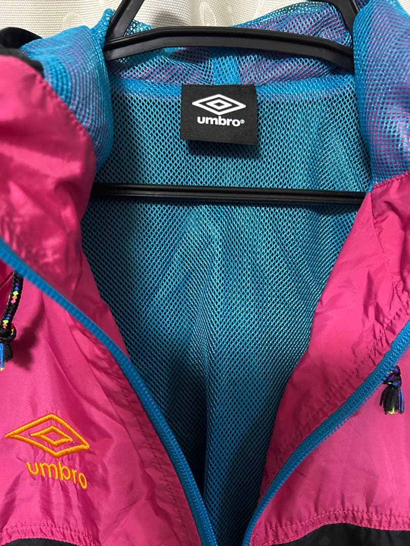 美品　umbro ウィンドブレーカー ピンク/ブラック　上下セット