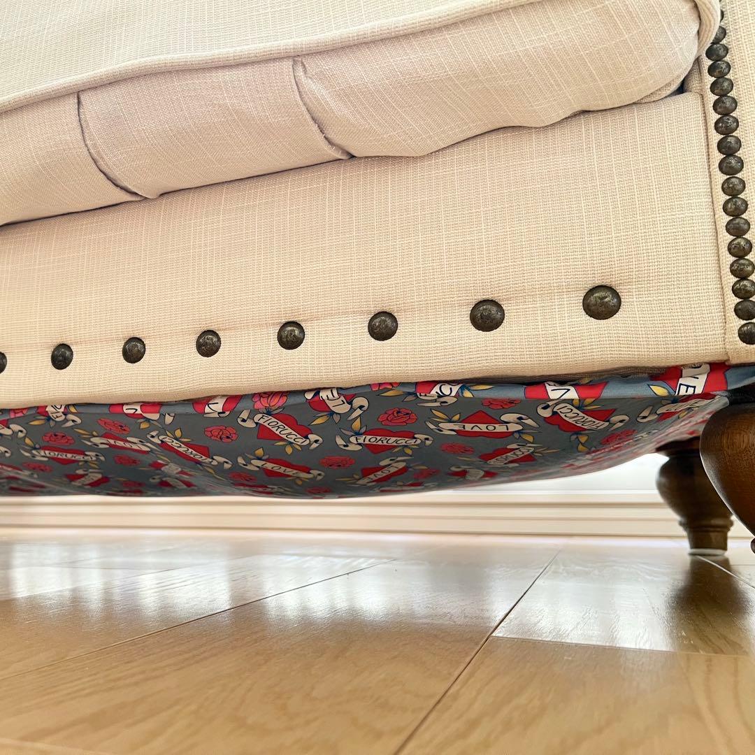 レア物【完売】kinoチェスターフィールドスタイル ラブソファー アイボリー