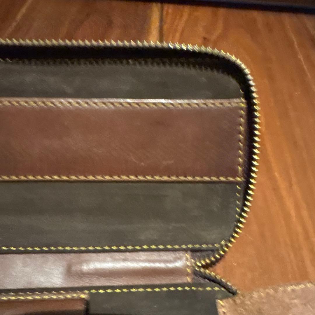 バハギア　ラウンドジップペンケース