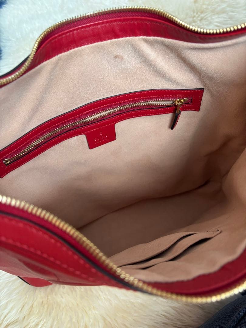GUCCI レッド ショルダーバッグ