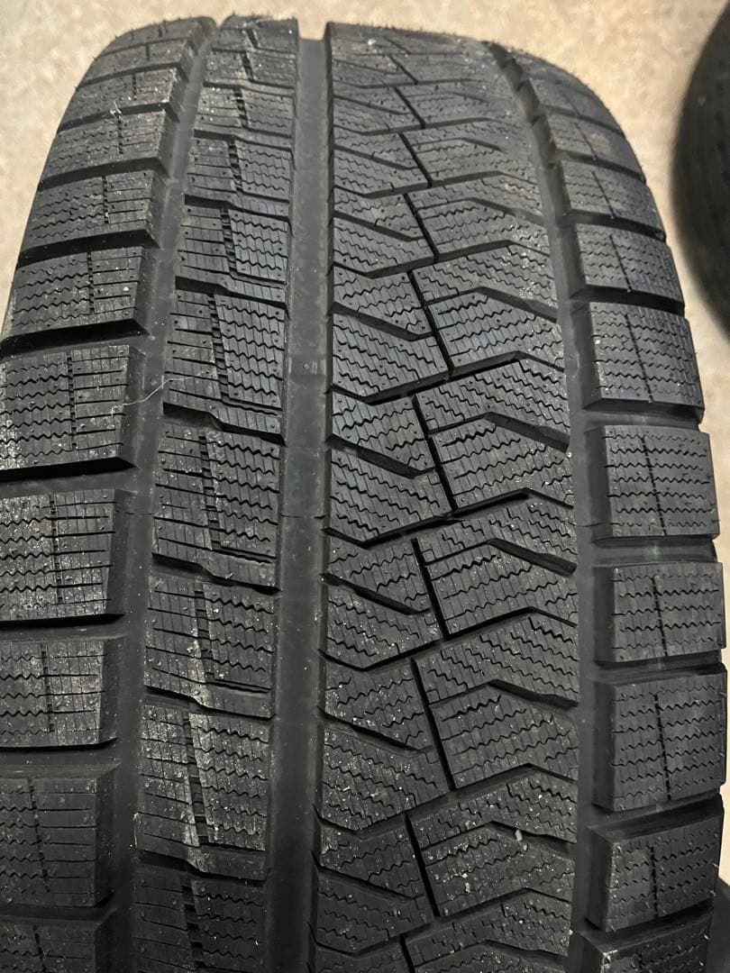 235/50R18PIRELLI スタッドレスタイヤ・ホイールセット