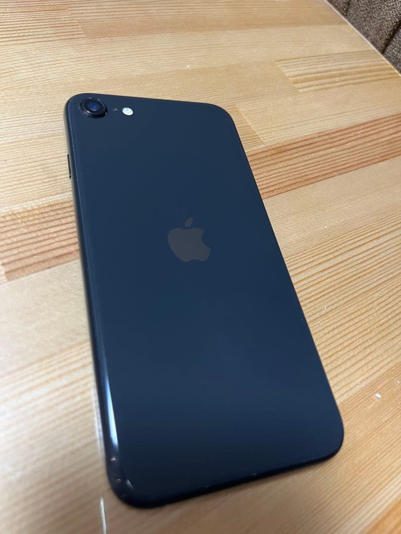 Apple iPhone SEブラック