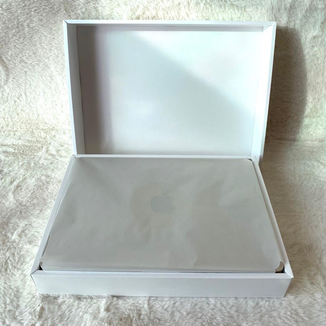 ほぼ未使用　M2 13インチMacBook Air 16G 256GB SSD