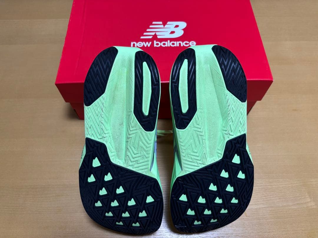 スパイク・シューズ FuelCell Rebel v5 27cm