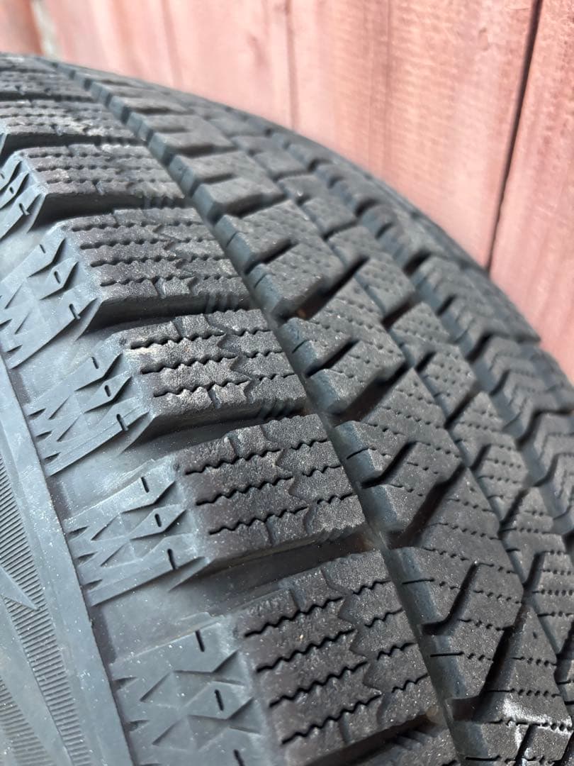 ブリヂストン 215/65R16 タイヤセット　①