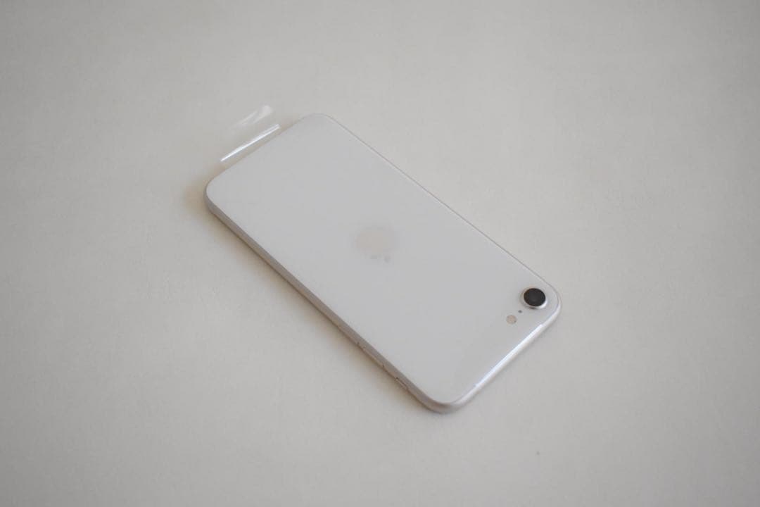 当日発送 新品 未使用iPhone SE 第3世代 64GB スターライト