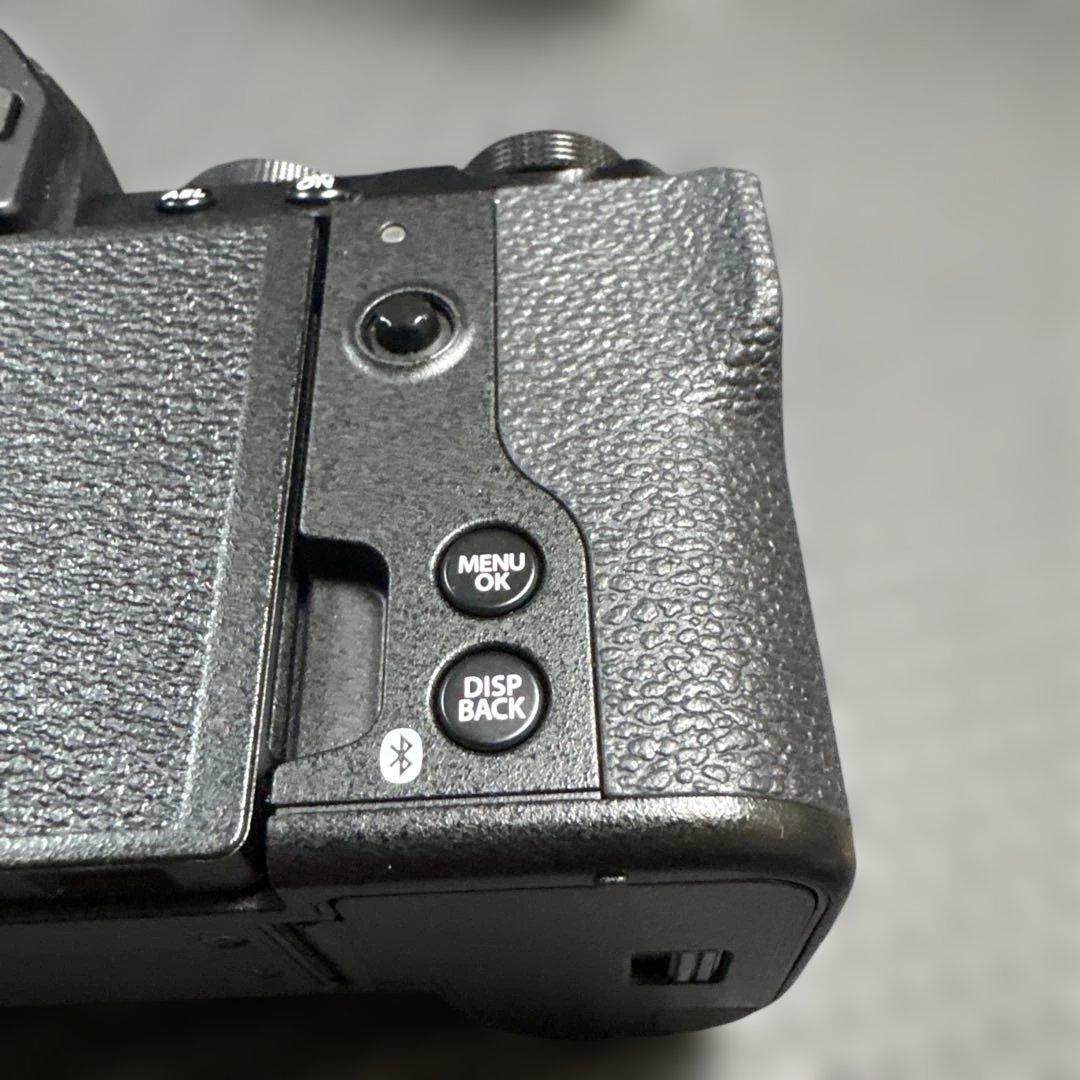 FUJIFILM X-S20 ボディ単体 ( 付属品すべて揃っています )