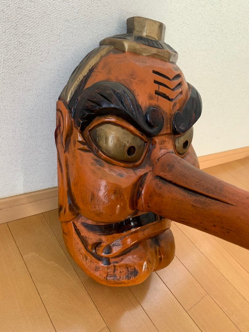 特大サイズの壁掛け　木製　天狗　漆塗 縁起物 天狗