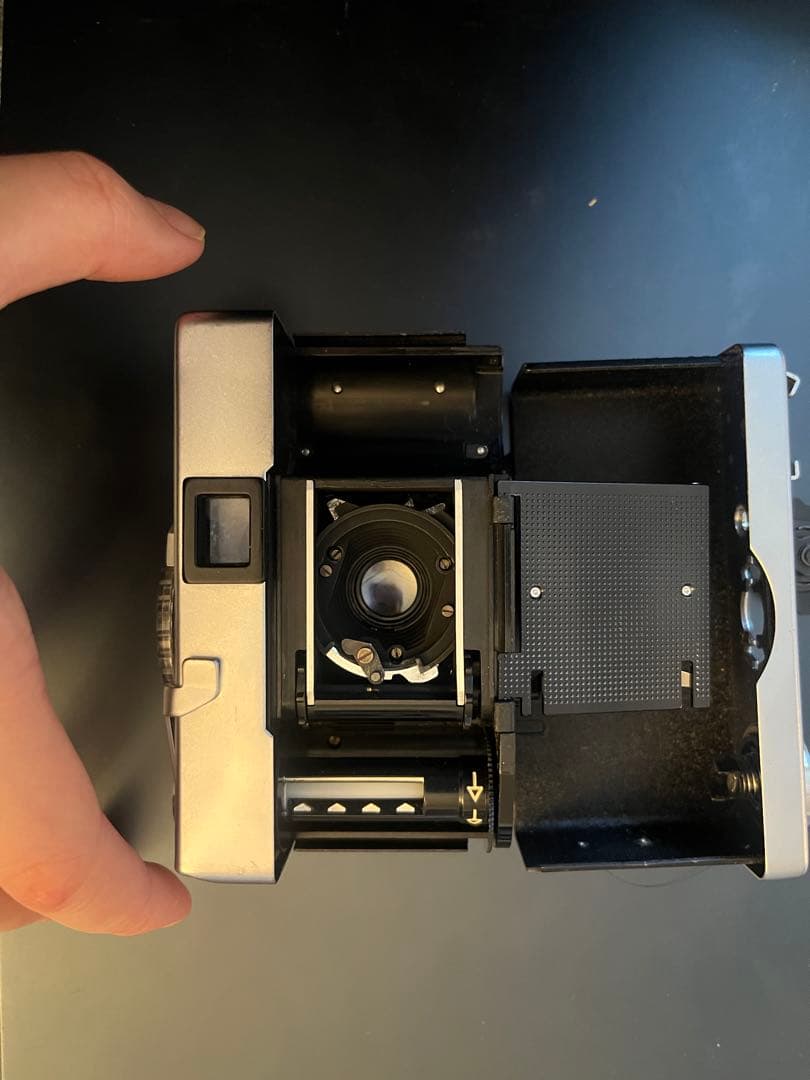 ローライ ROLLEI B35 【撮影可】【ジャンク】【作品アリ】