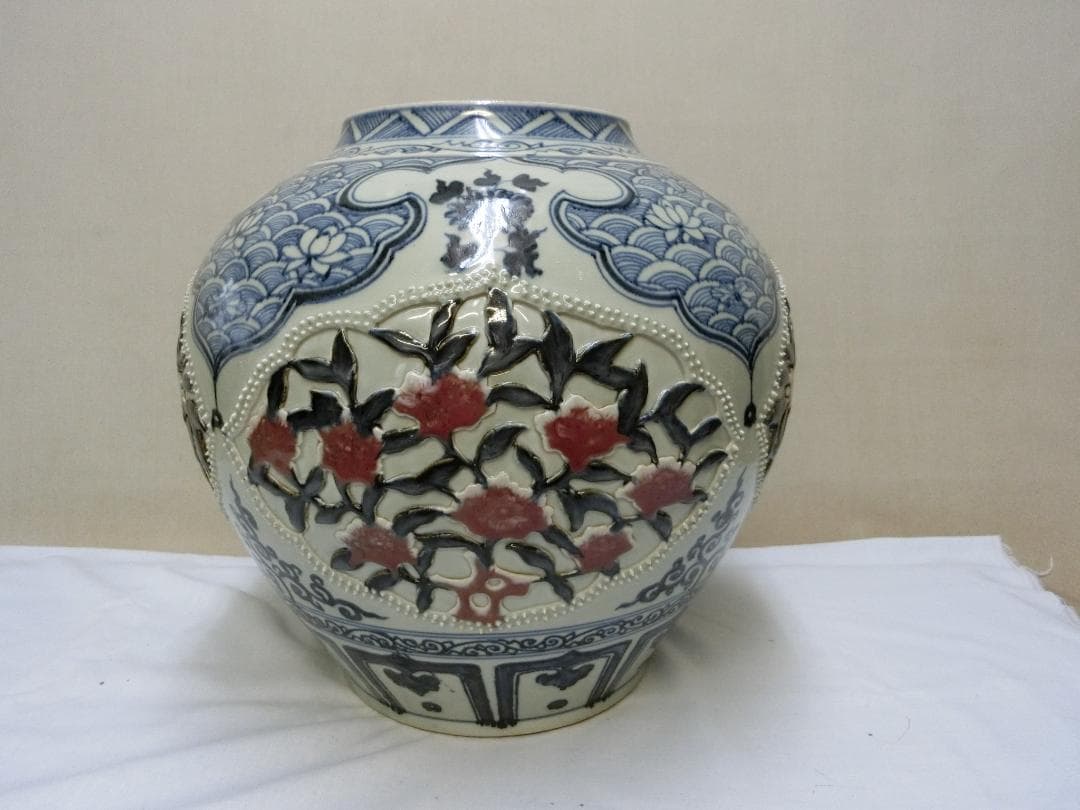 見栄え！！【中国陶磁器　大壷　鑑賞　美術品　辰砂染付花実文　高盛細工】◆古董