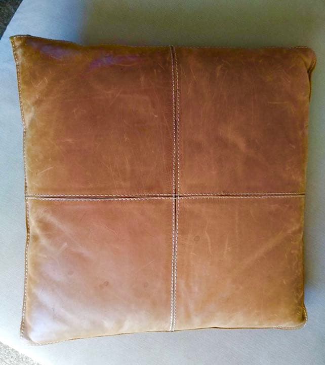 アルゼンチン製　牛本革ハラコ　クッションカバー