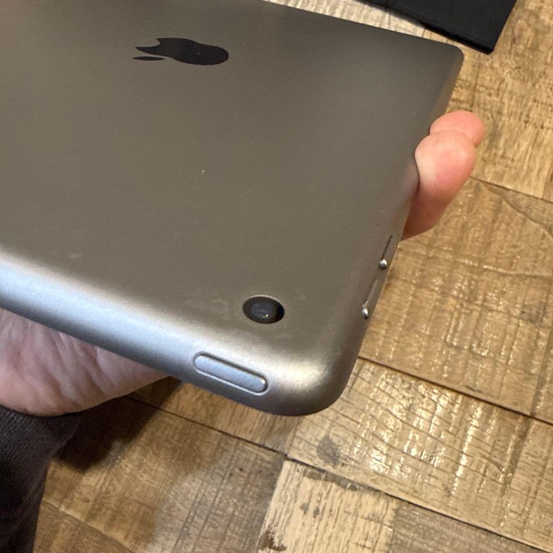 iPad 第5世代 Wi-Fiモデル　128GB