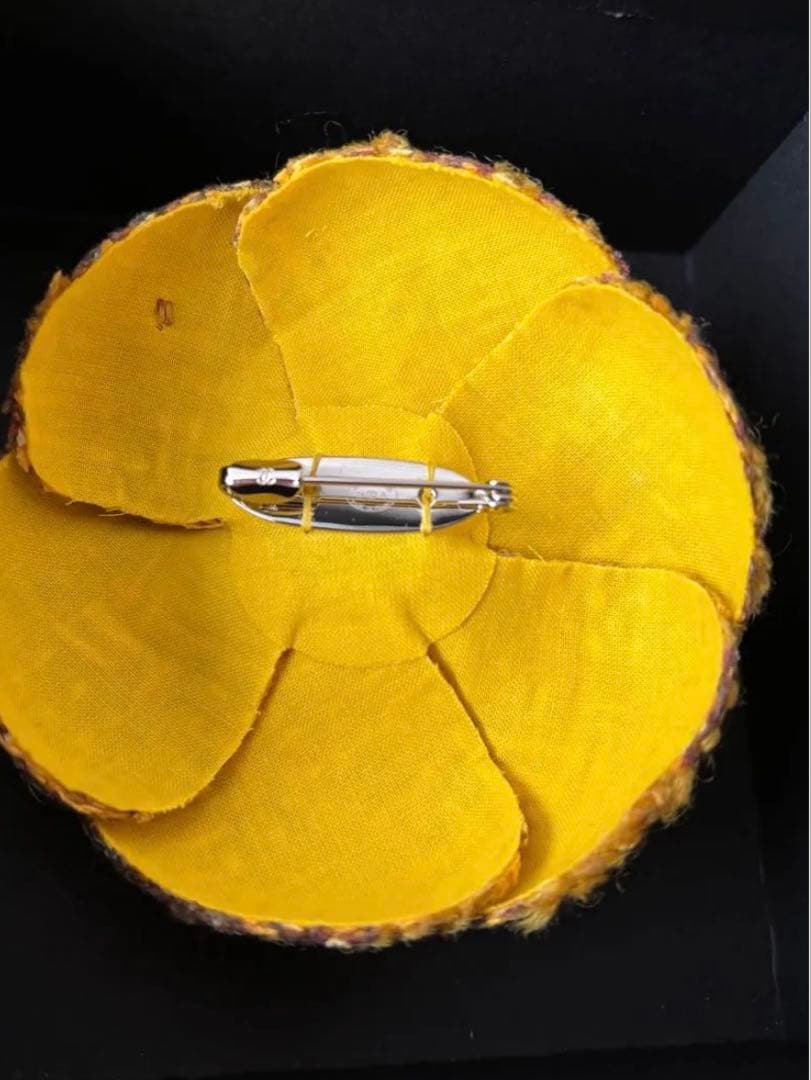 CHANEL シャネル　カメリアブローチ　黄色　イエロー