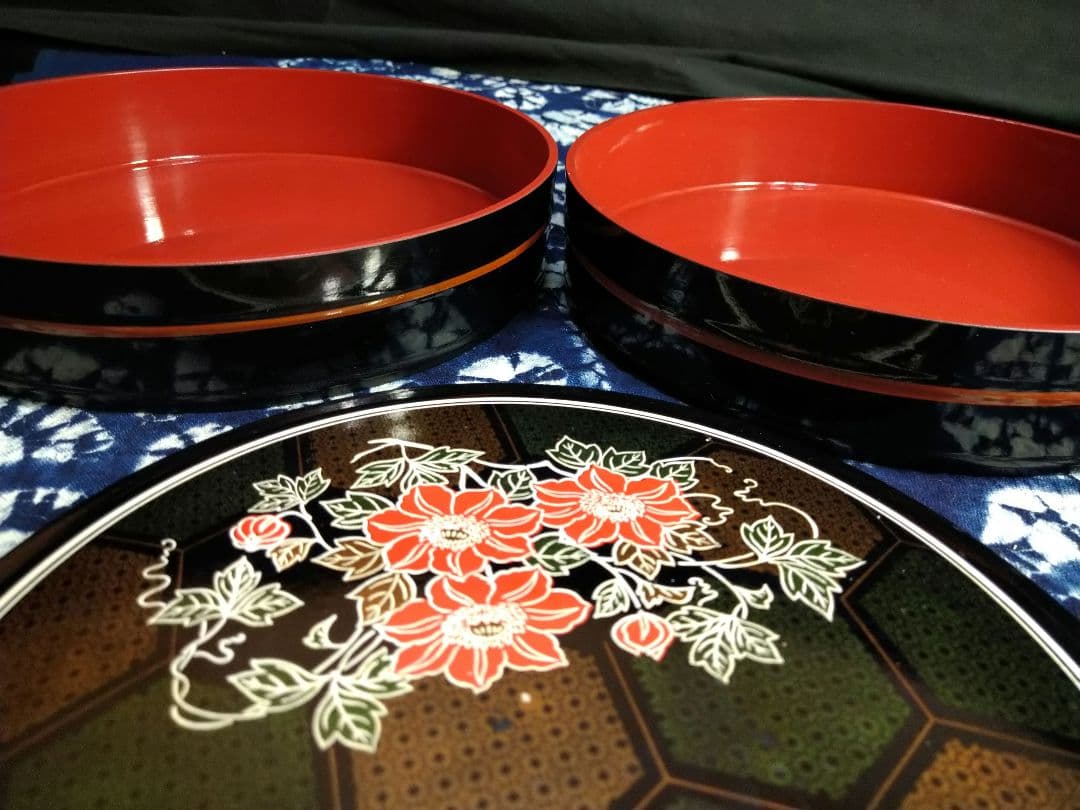 ♥【希少】５０年前・超レアヴィンテージ品♥花柄・漆塗り特大箱と２段丸重箱２種類