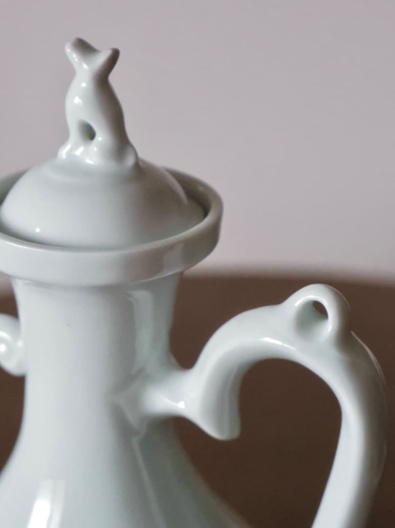 平安石亭　松本石亭　白磁彫花　仙盞瓶　水注　茶道具　現代工芸Q2351