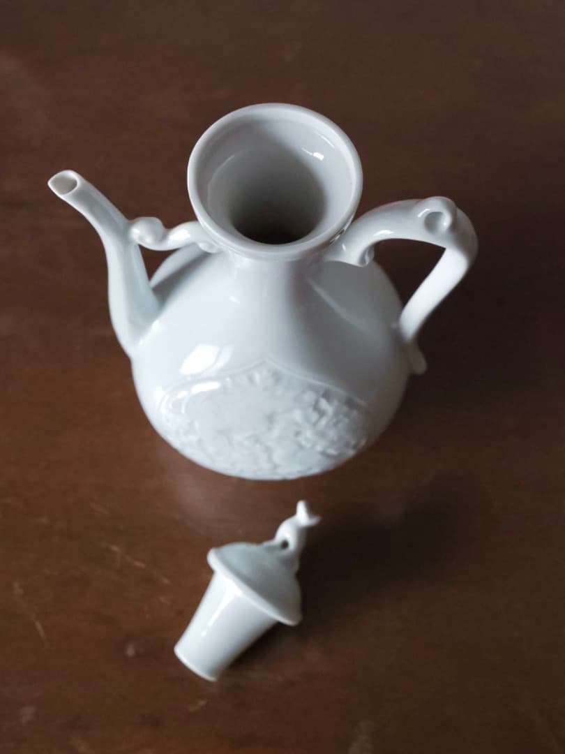 平安石亭　松本石亭　白磁彫花　仙盞瓶　水注　茶道具　現代工芸Q2351