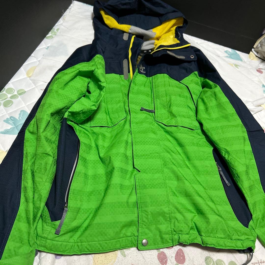ヘリーハンセンHELLY HANSENスキーウェアLスノボウェア　グリーン黄緑