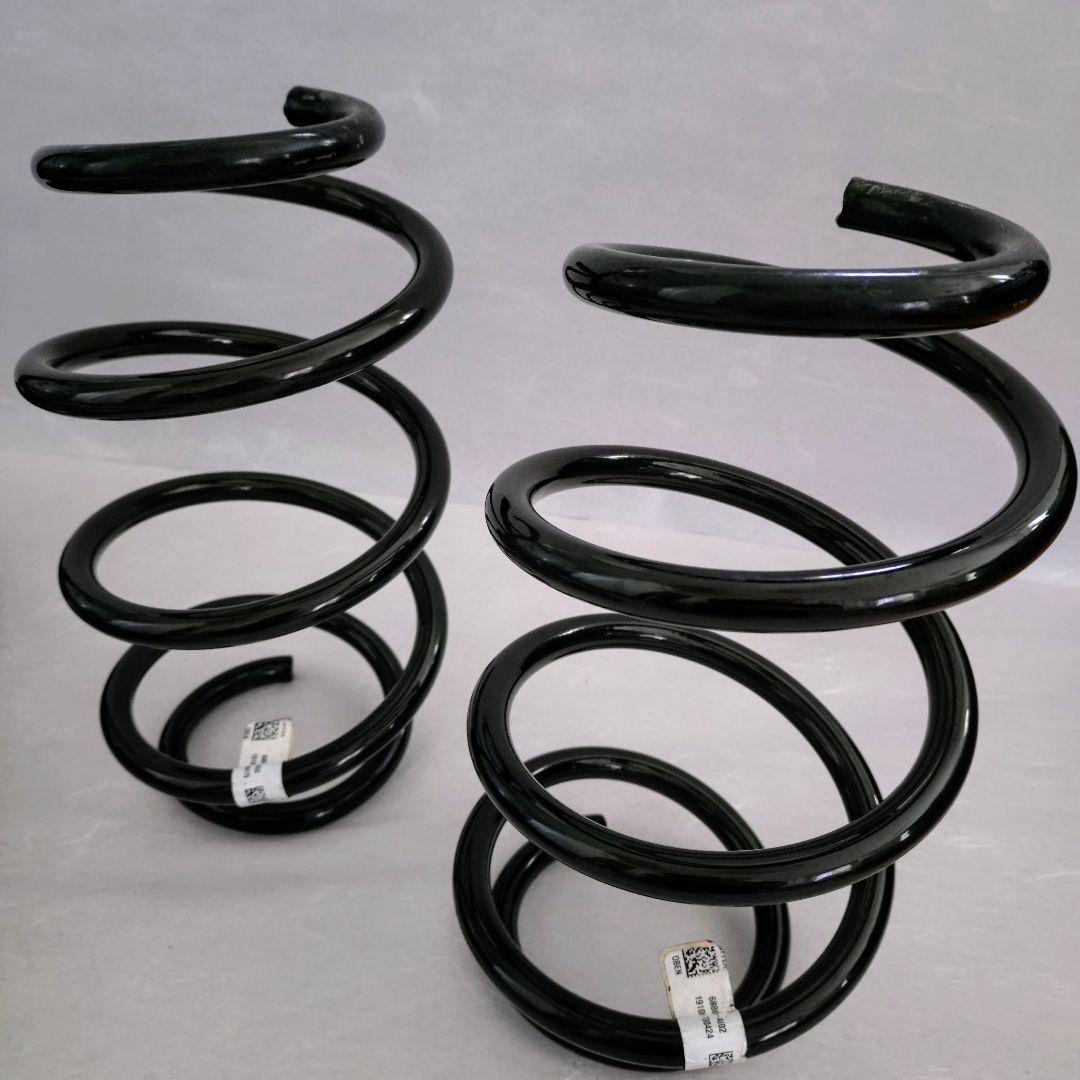 ぷぷえみ【】純正品 (G01) X3 M40d 純正サスペンション