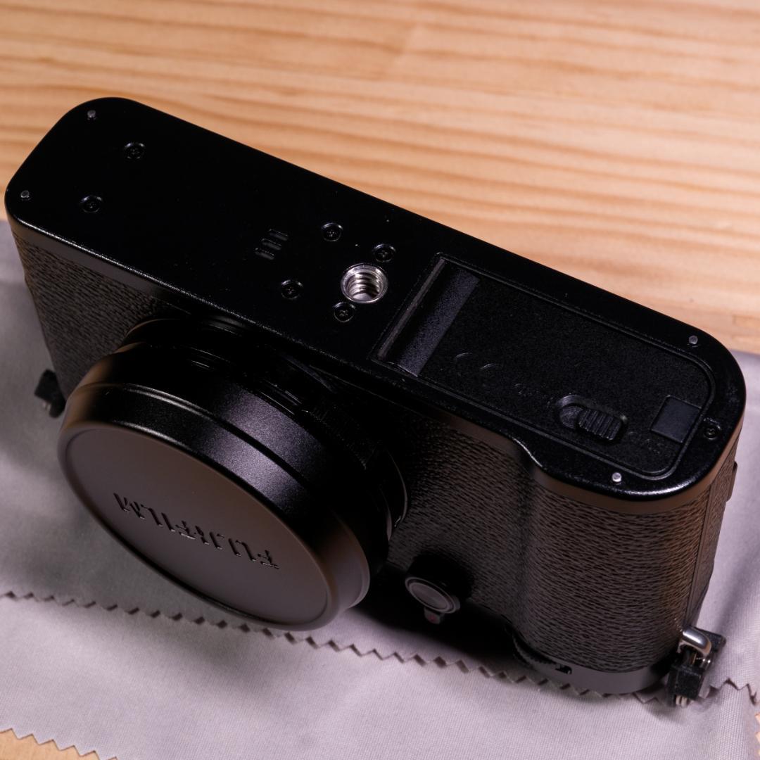 富士フイルムX100F ブラック【中古美品＆付属品多数】