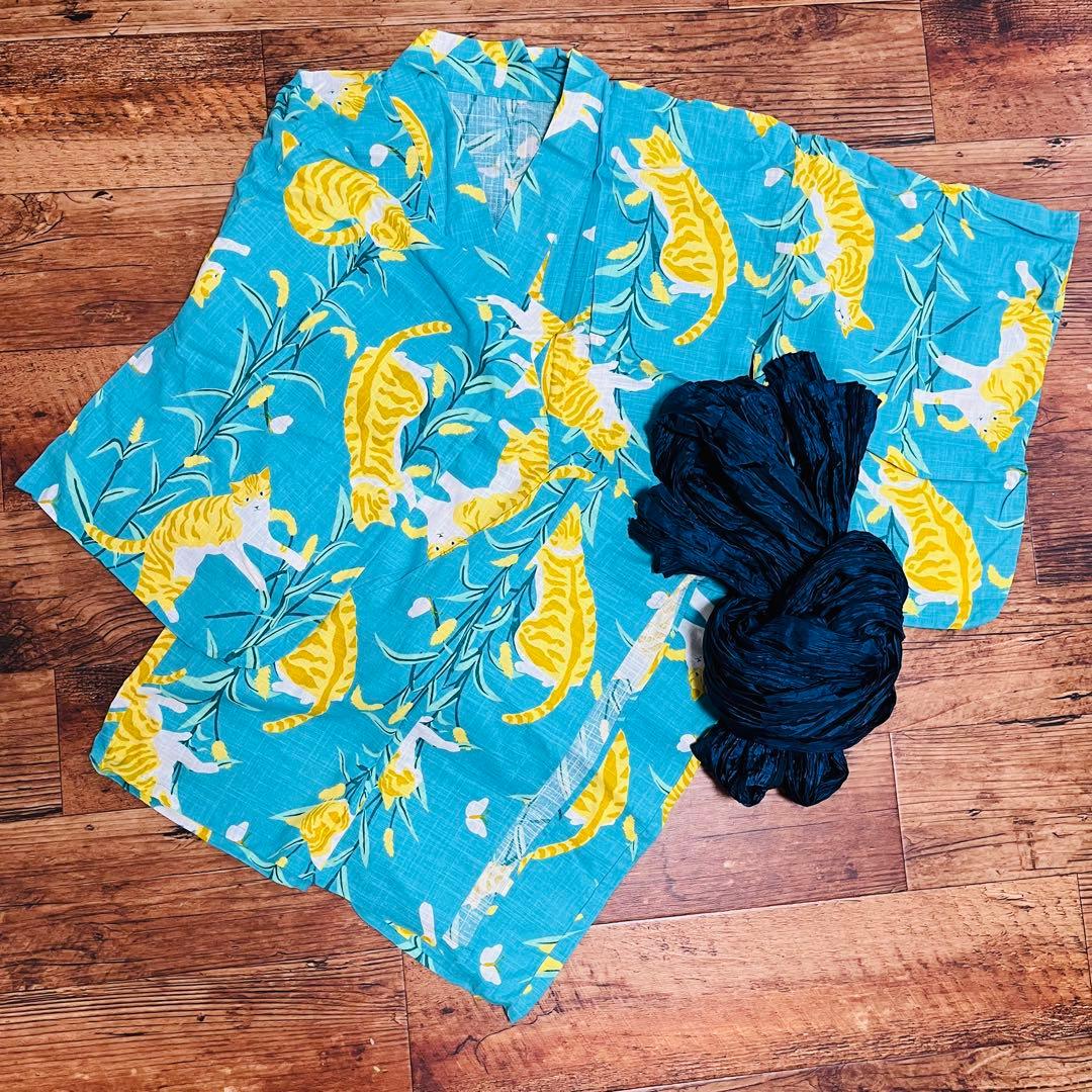 フェリシモ 猫部 浴衣 ねこじゃらしの草原で遊ぶ茶トラ猫とちょうちょの浴衣