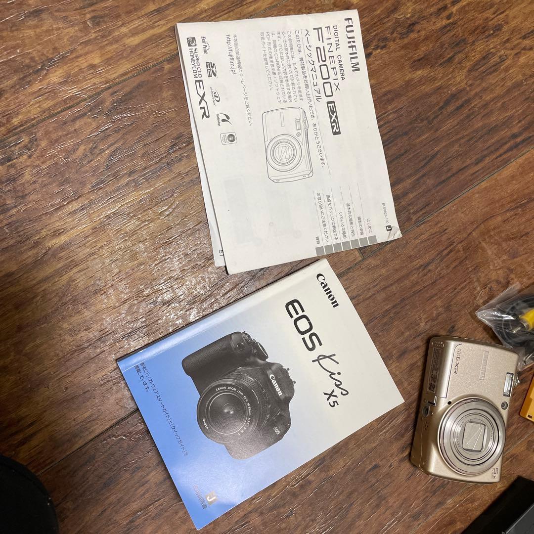 Canon EOS Kiss X5 デジタル一眼レフ& finepix F200