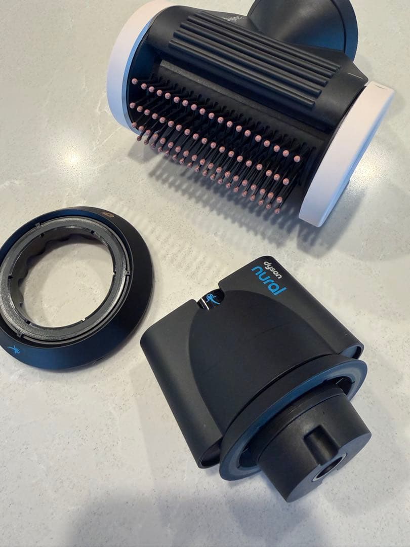 Dyson Supersonic ドライヤー HD16 定価: 53,800円