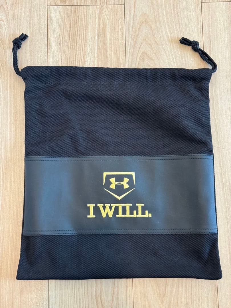 【美品】アンダーアーマー　野球硬式グラブ　外野手用　黒　(1300671）