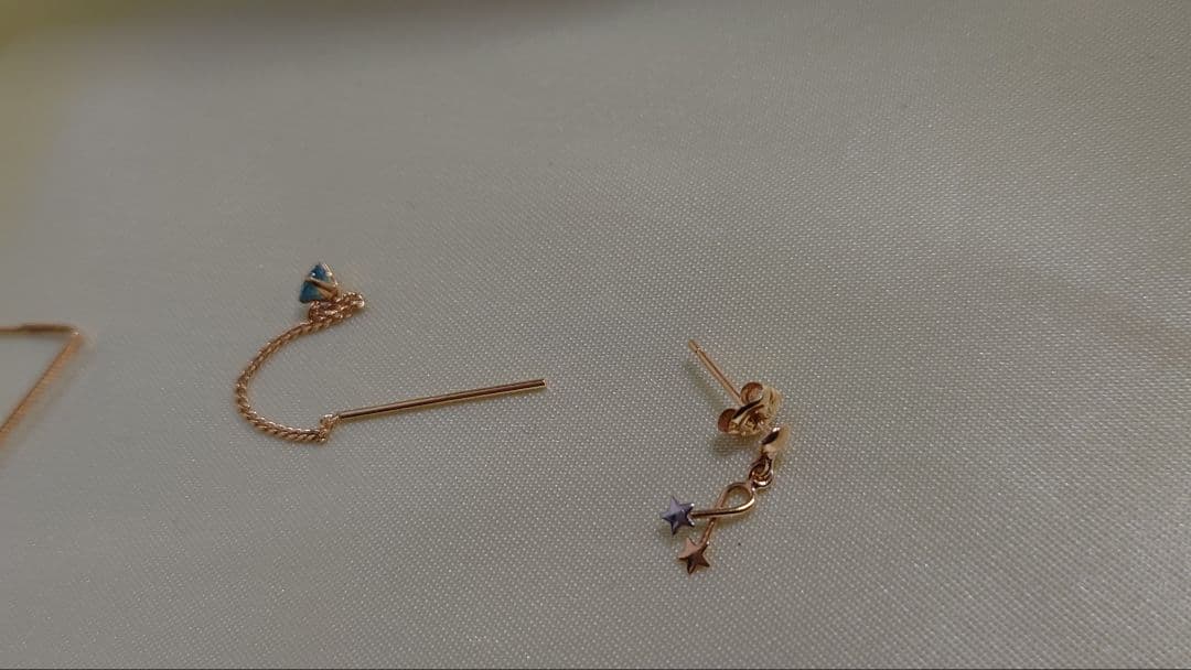 K18　三角 ピアス　ロングピアス　星ピアス