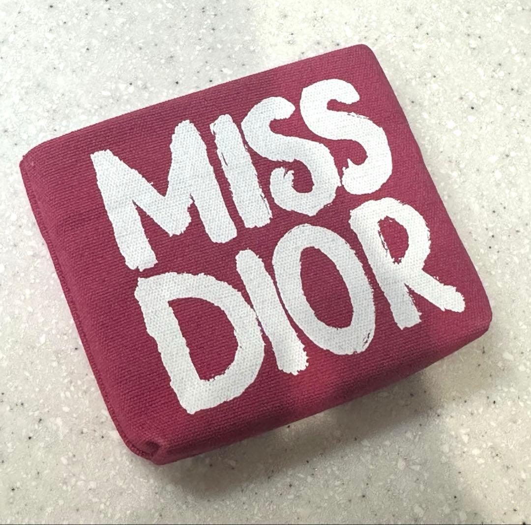 【店舗限定】 新品未使用 Dior サンククルール 850 デアリングライラック