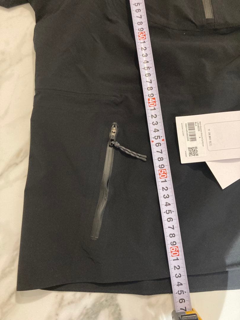 【新品タグ付き・定価29,800円】ルルレモン　ジャケット　パーカー　４　黒