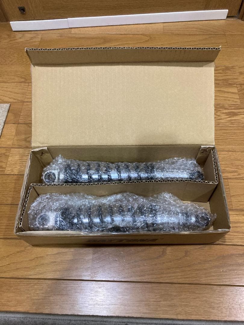 SR400用　DAYTONA サスペンション　（SHOWA製）