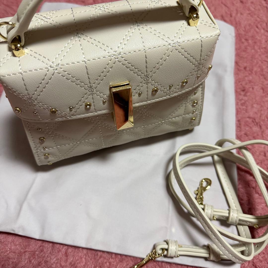 リュタン キルティングビジュースタッズポシェット IVR