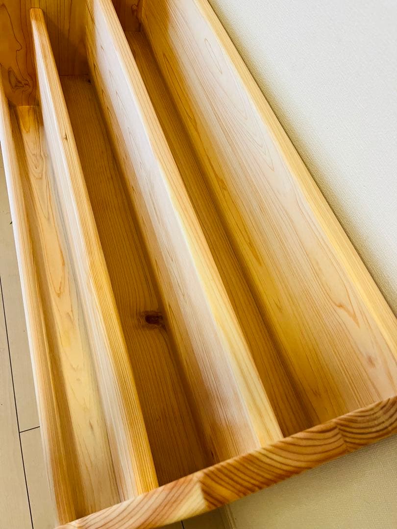 ひのきの絵本棚　ブックシェルフ　本棚　無垢材家具　桧　檜