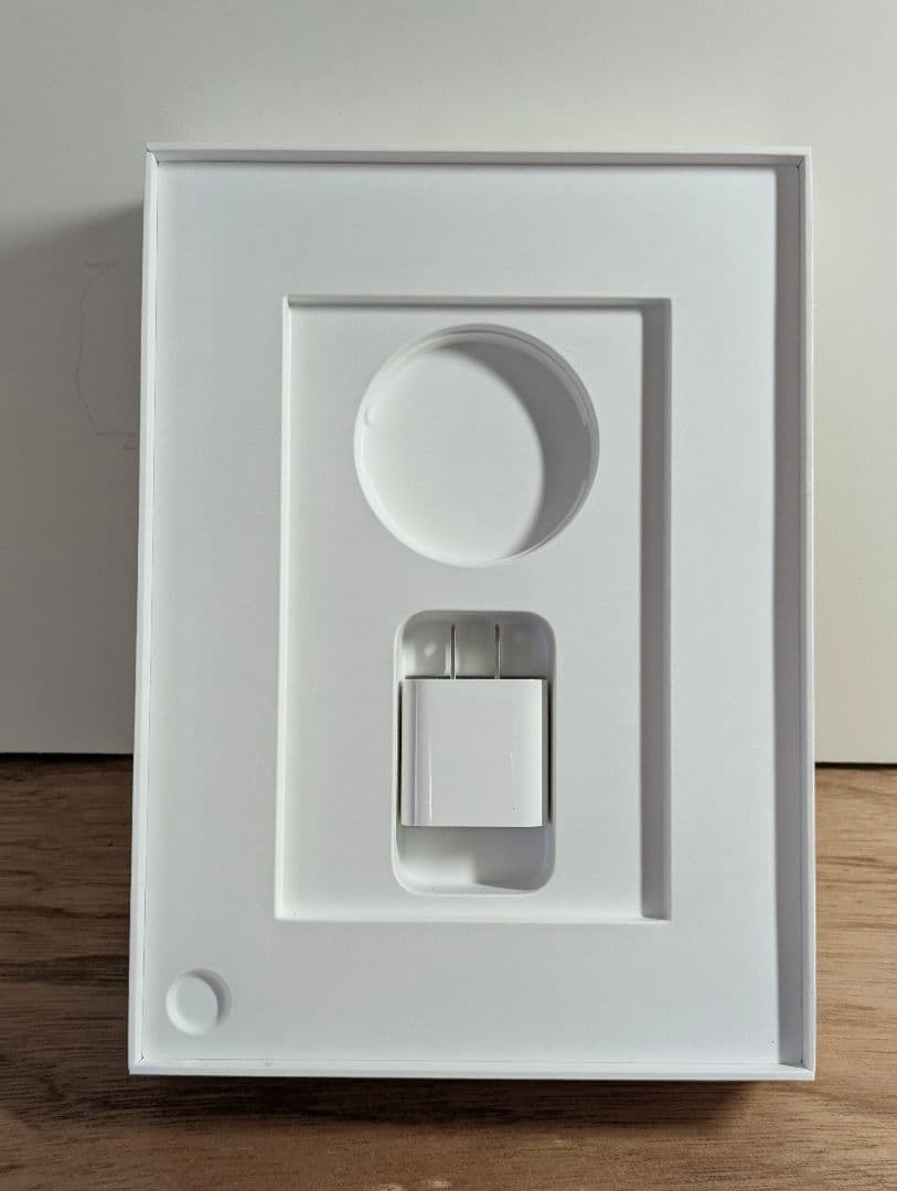 iPad (A16)本体(充電ケーブルなし)　+周辺機器