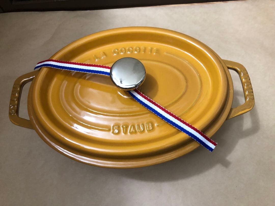 未使用　ストウブ ココットオーバル マスタード 23cm　STAUB