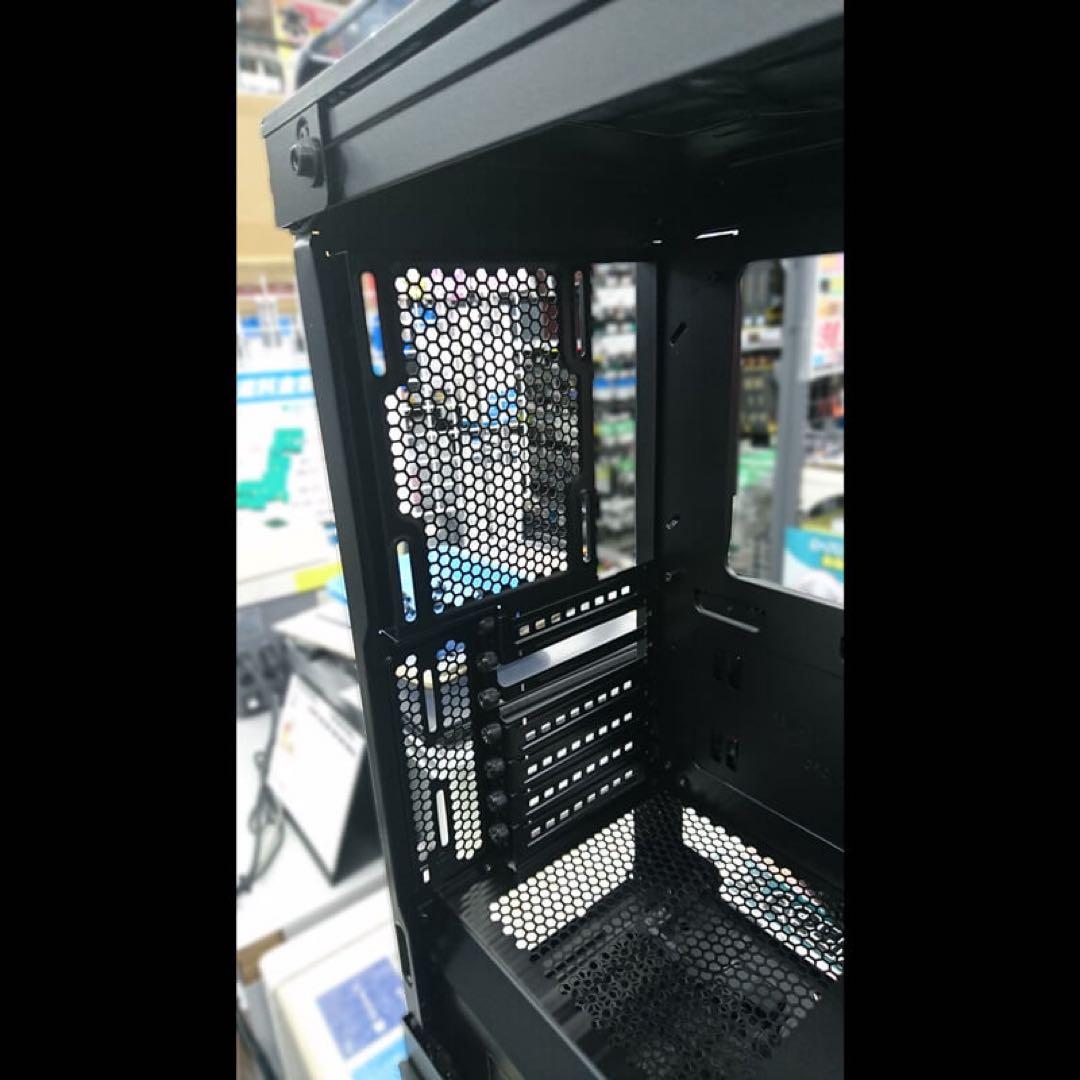 Corsair RGBファン付きフルタワー型全透明PCケース570XRGB