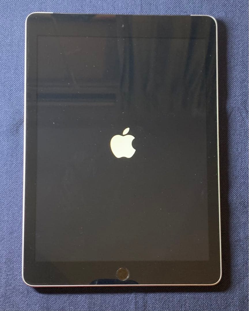 iPad 第6世代 32GB Wi-Fi+Cellular スペースグレイ