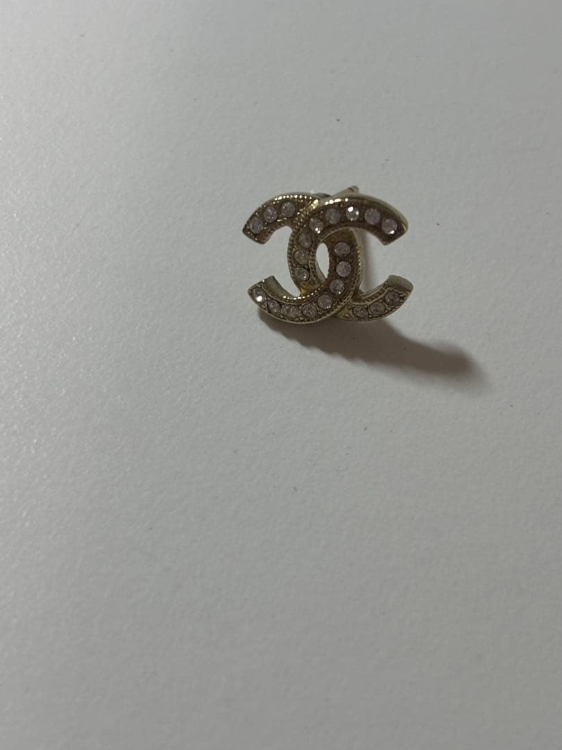 Chanel CCロゴ ゴールド ピアス(片耳用)
