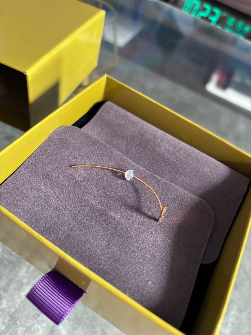 ヒロタカ　K10 ダイヤモンド アローピアス