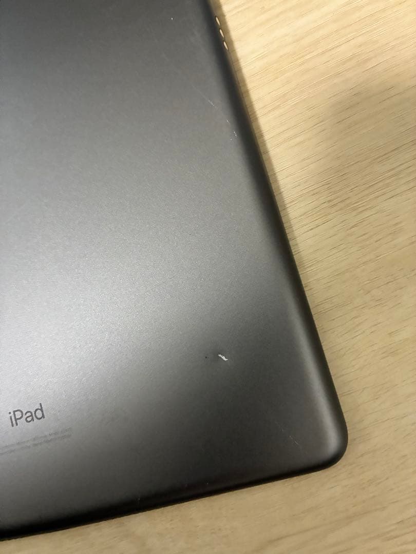 Apple iPad 第８世代 スペースグレー 本体