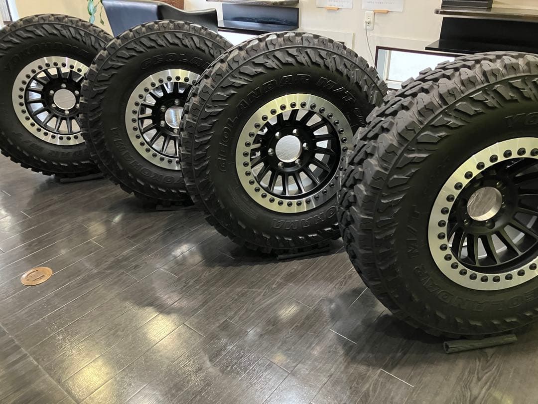 ソリッドレーシングタービンZ1 16ジオランダーMTG003 285/75R16