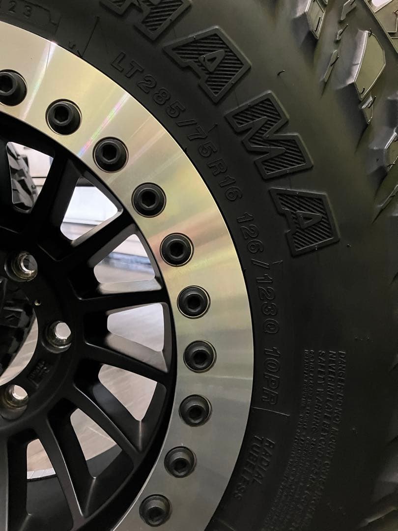 ソリッドレーシングタービンZ1 16ジオランダーMTG003 285/75R16