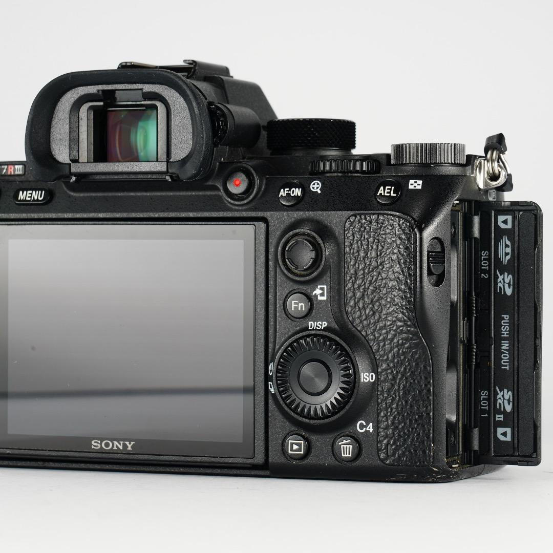 SONY α7RIII 4240万画素 レンズセット 他と差をつける初めの1台