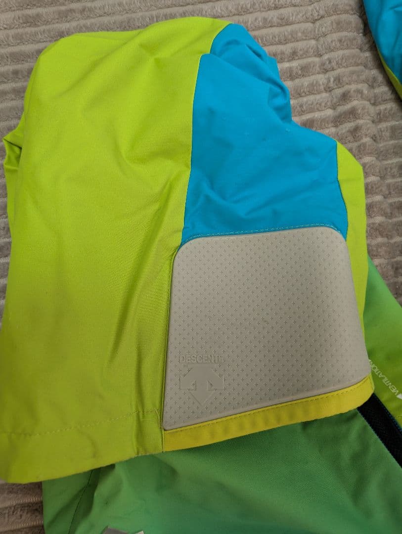 DESCENTE メンズLサイズ　スキーウェアセット（ジャケット＆パンツ）