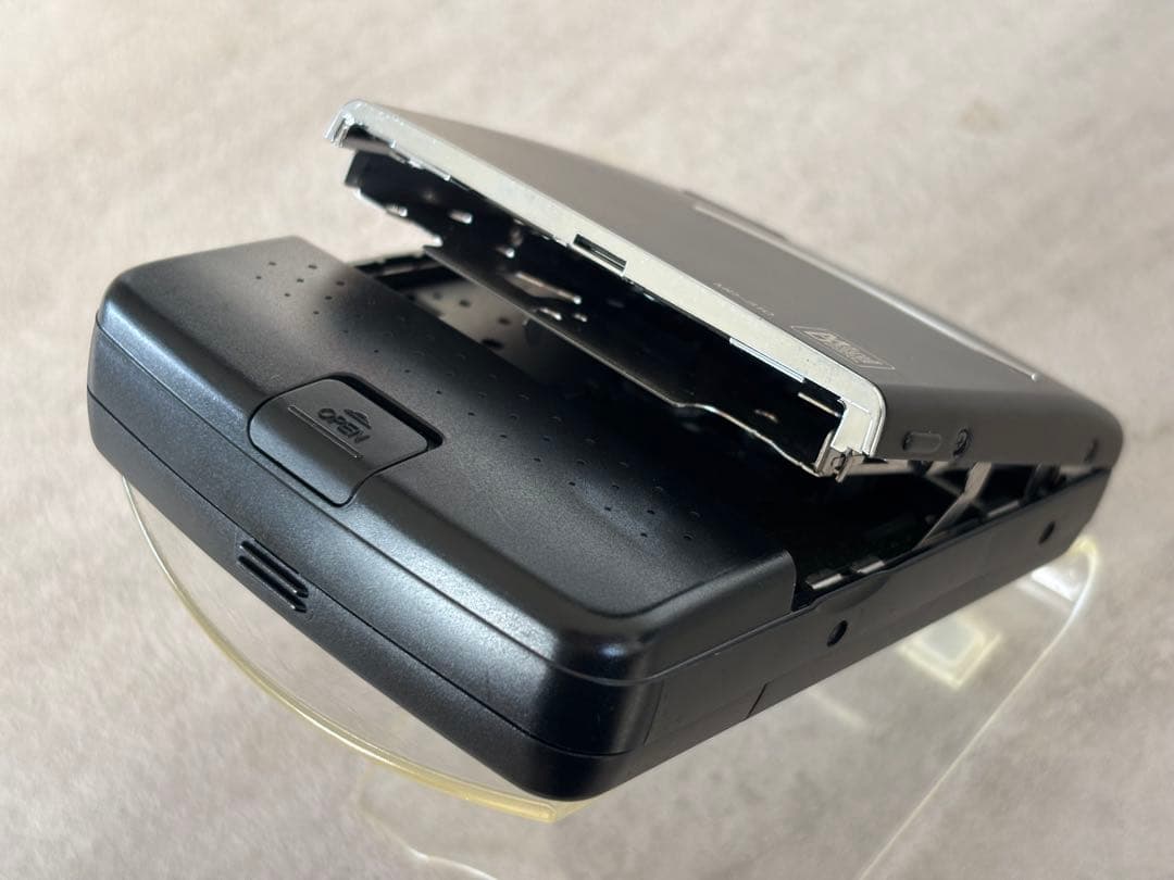 ⭐️希少品　SHARP MDウォークマン MDプレーヤー MD-S10 動作未確認