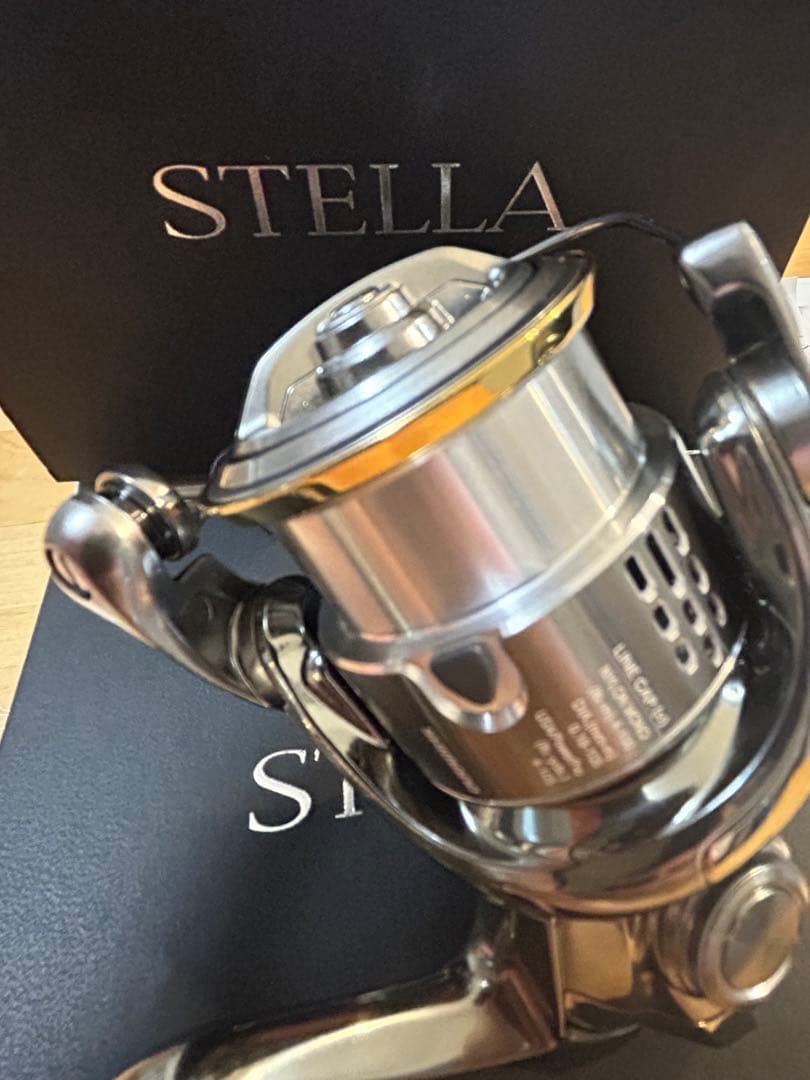 【美品】18ステラ SHIMANO STELLA C2000SHG