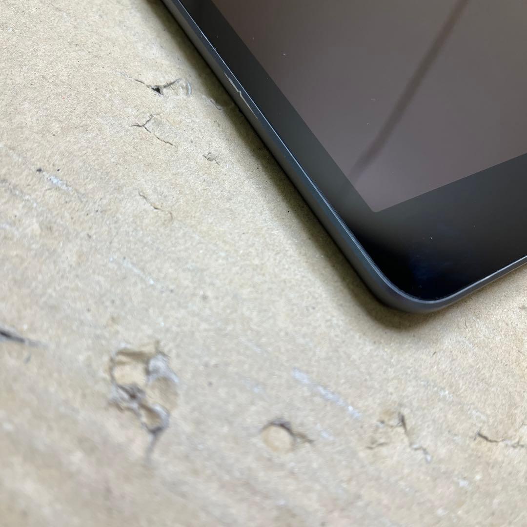 iPad (第７世代)Wi-Fi + Cellular 32GB スペースグレイ