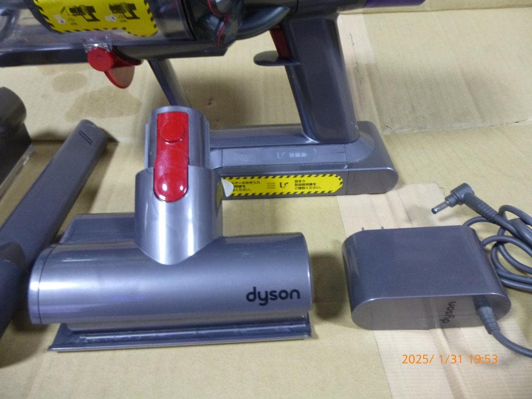 タイムセール開催中　ダイソンSV12　 ミニブラシヘッド装着でエコ50分